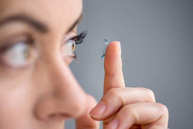أضرار العدسات اللاصقة وكيفية تجنبها أضرار العدسات اللاصقة وكيفية تجنبها