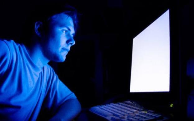 التكنولوجيا إحدى أسباب الشيخوخة المبكرة