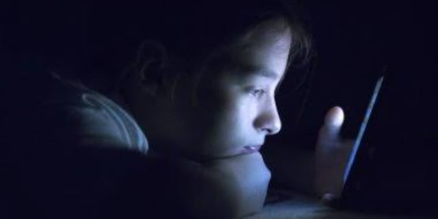 إزاي أعرف إني مدمن سوشيال ميديا