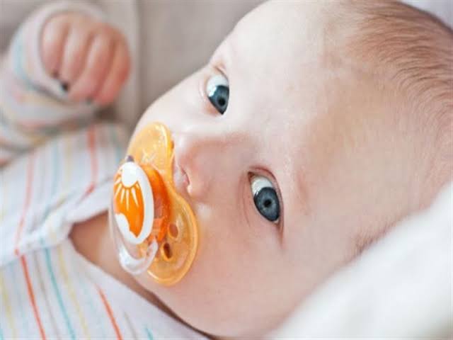 أضرار استخدام الأطفال "للسكاتة" أضرار استخدام الأطفال "للسكاتة"