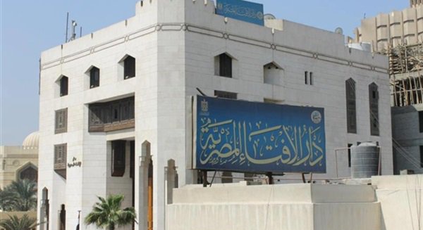 هل يجوز للزوجة السؤال عن راتب زوجها