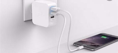 أضرار وضع الهاتف المحمول في الشاحن أثناء النوم أضرار وضع الهاتف المحمول في الشاحن أثناء النوم