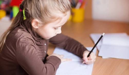 أبرز المخاطر الصحية للشخص الأعسر