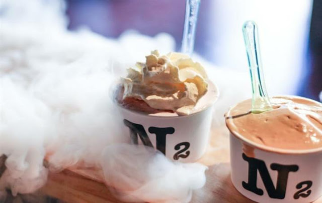 أضرار الآيس كريم بالنيتروجين