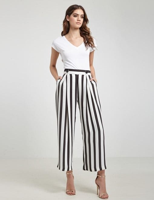 بنطلون واسع مخطط